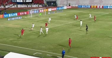 两个月前的边线球未解，现在又来个乌龙球！中国队，求你别急了