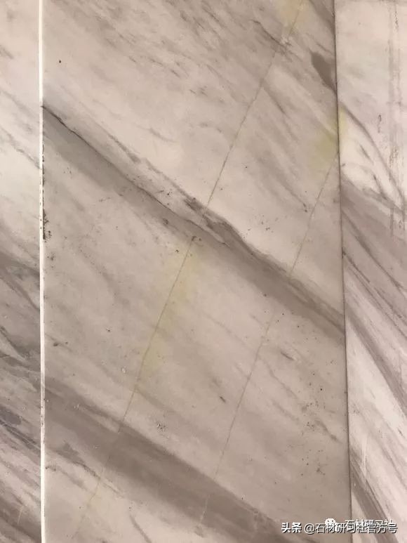 装修玻璃破碎的原因,装修碎砖怎么处理