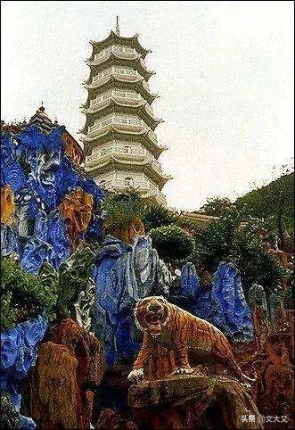 行进中的海派文化百宝箱|龙虎清凉油Dragon&TigerEssentialBalm