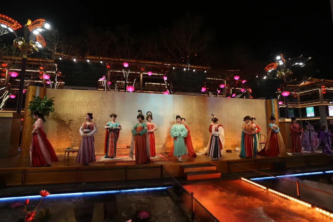 十大名画欣赏唐宫仕女图,展现仕女劳作的唐代名画