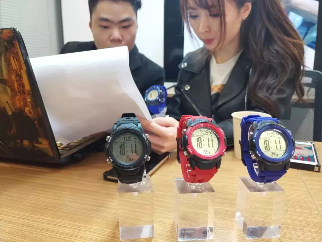 99鍏冪殑d1鎵嬭〃,d1sport鏅鸿兘鎵嬭〃