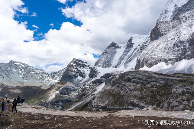 4500米稻城亚丁徒步多少小时,稻城亚丁四千多米海拔爬山四小时