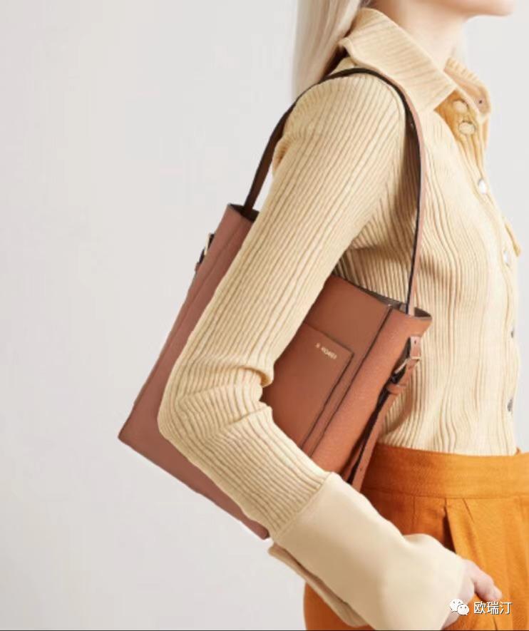 流金岁月朱锁锁美照,流金岁月里的朱锁锁到底爱谁