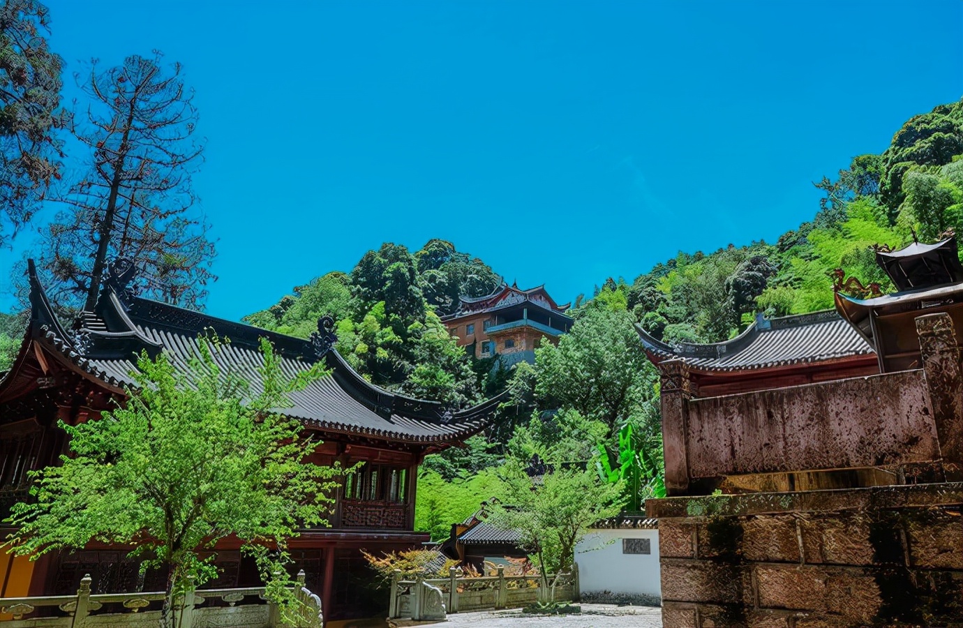 4月暖和自驾游适合去的地方,这个季节适合去哪旅游自驾