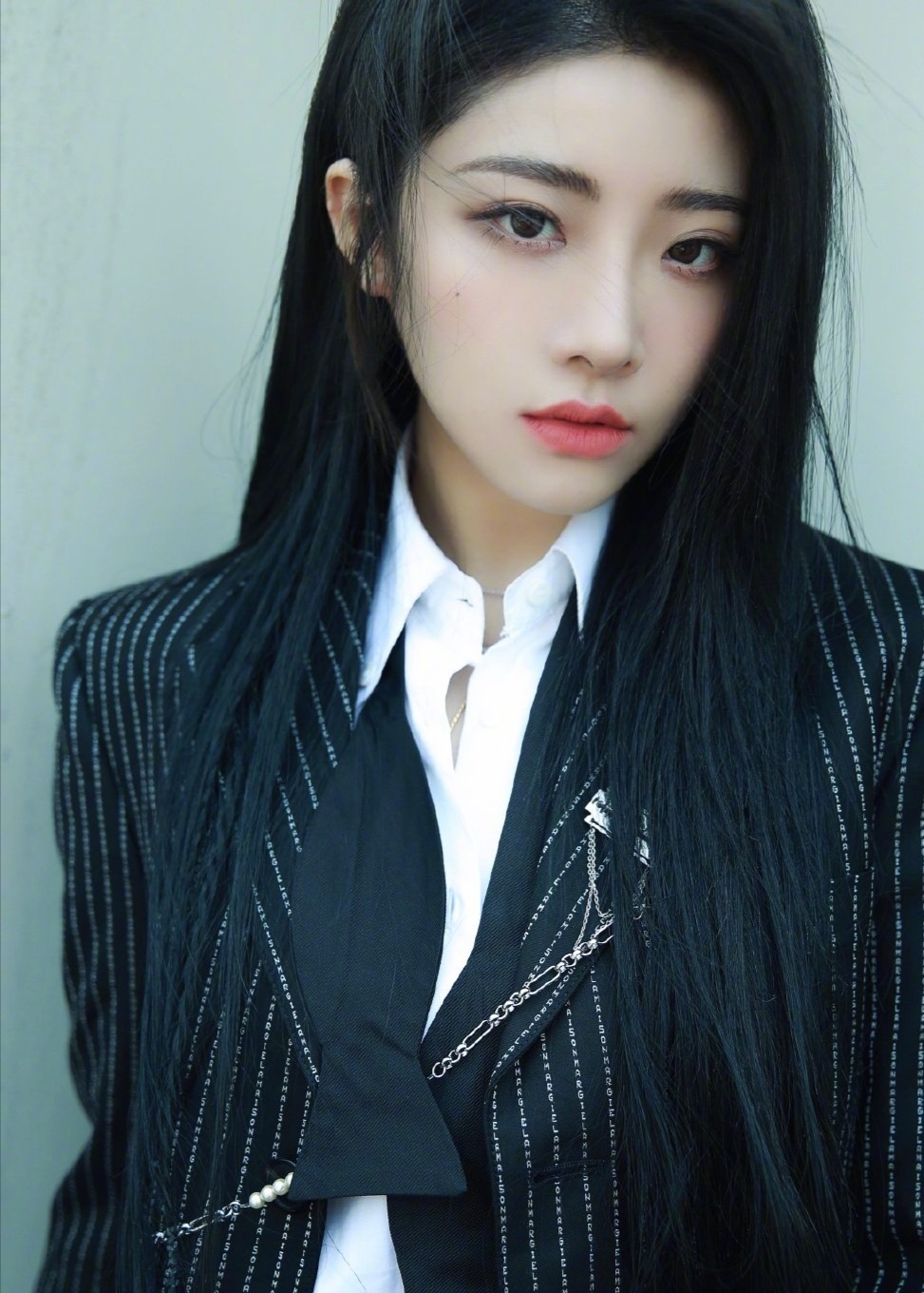 当红女团偶像上节目，却被全程打码？此前参加央视录制也被马赛克