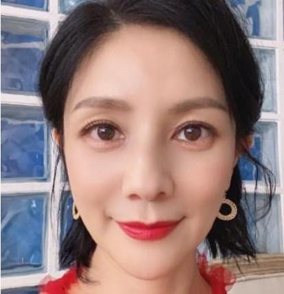 金晨的鼻子太尖惹争议,金晨回答鼻子问题