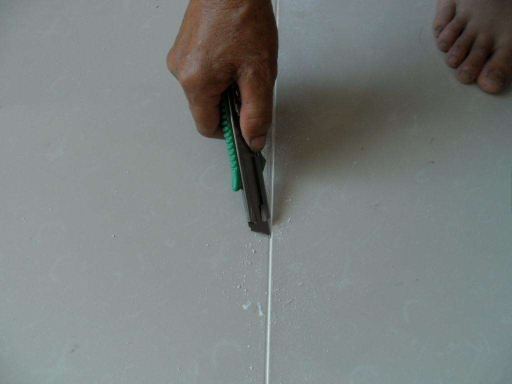 美缝技巧瓷砖十字交接处怎么美缝,美缝师傅专业瓷砖美缝教学