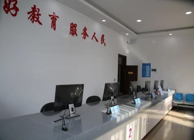 18年前全国高考，19岁少年偷取试卷高考后被逮捕，如何处罚他？