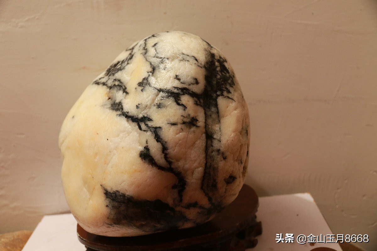 青松奇石园林造景,最好看的山形石奇石