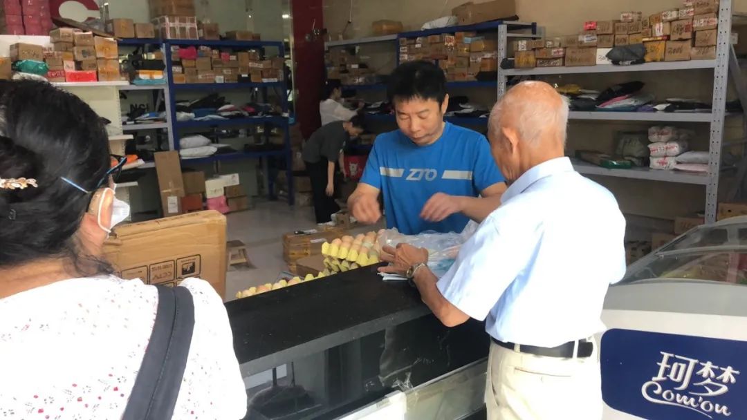 快递小哥建社区微信群，日卖2万枚土鸡蛋