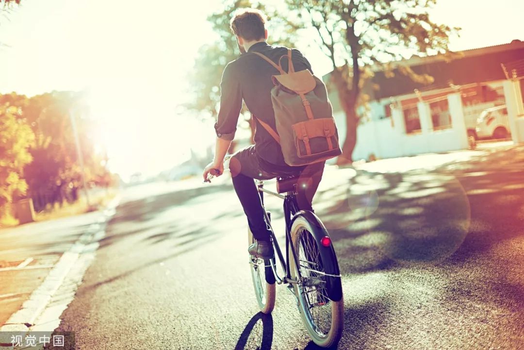 出差见客户双肩包,轻便双肩包出差不压肩膀