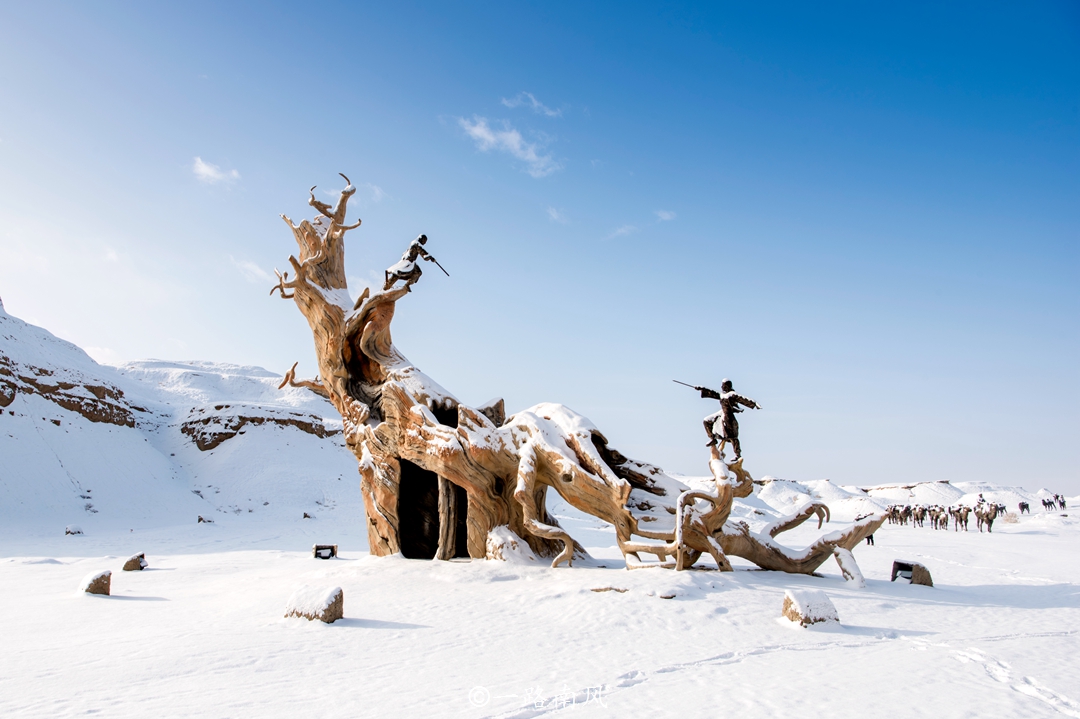 *疆新**克拉玛依有座魔鬼城,风过石缝像狼嚎,拍过电影获得奥斯卡