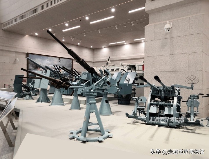 现代军舰装备舰炮,军事博物馆导弹展览品
