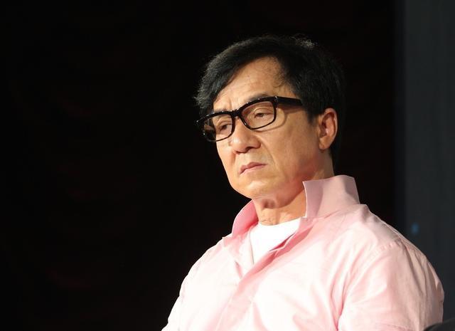 成龙为什么这么爱国？成龙的家国情怀，何以如此至诚至深？