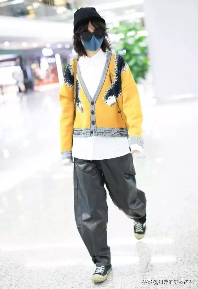 来看机场女王杨幂穿搭,杨幂穿搭机场秀