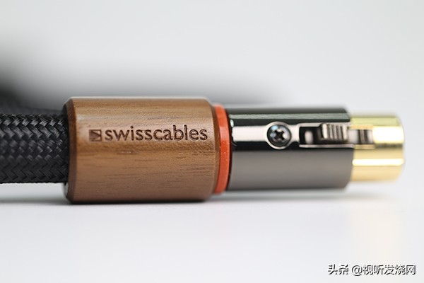 说不出来，优雅又丰富的音乐性：SwisscableReference全套搭