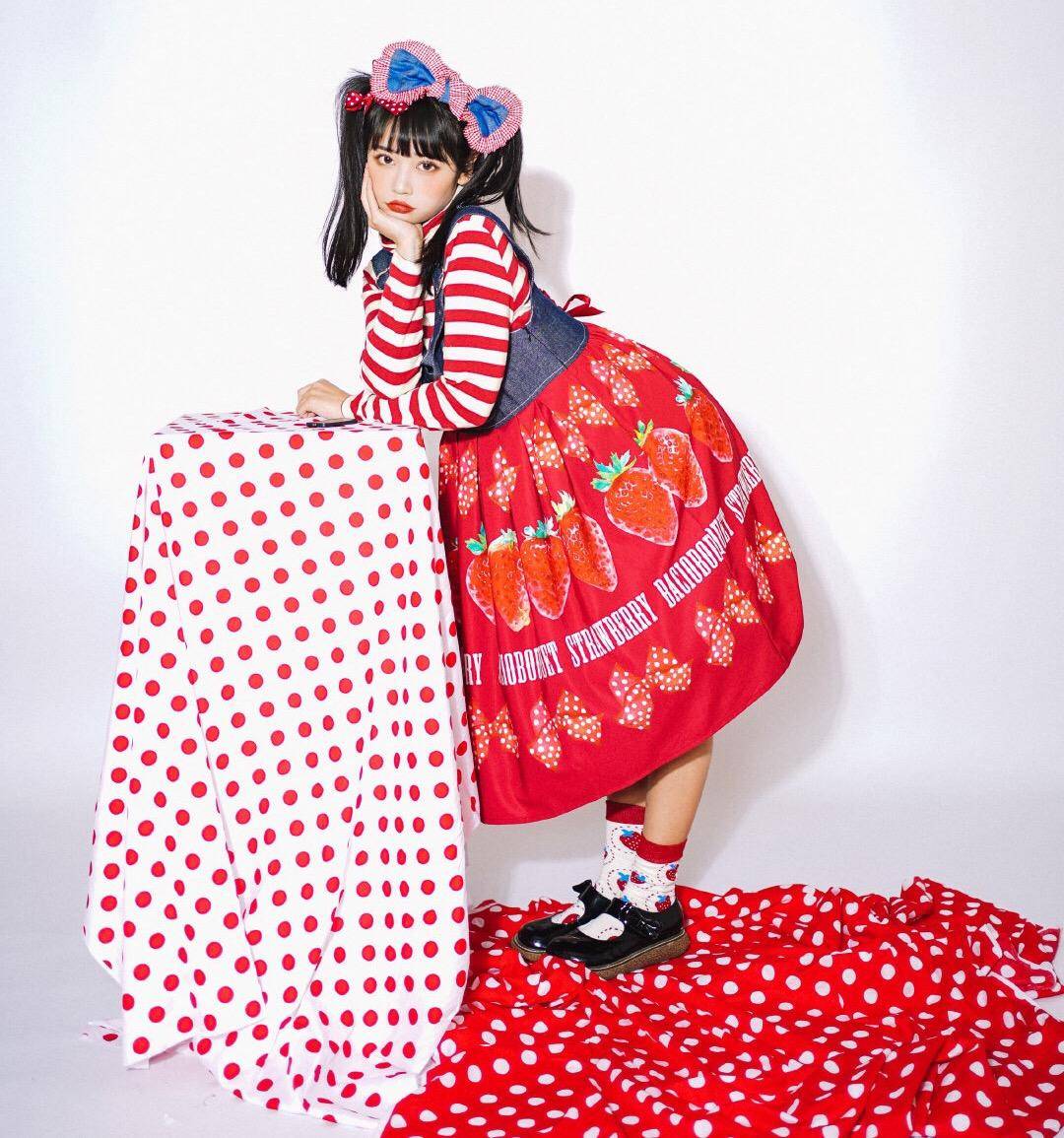 lolita不穿lolita鞋出去会被骂吗,lolita不穿官配小物可以吗