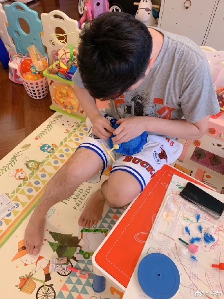 陈赫为张子萱庆生视频,陈赫罕见晒与张子萱合照秀恩爱