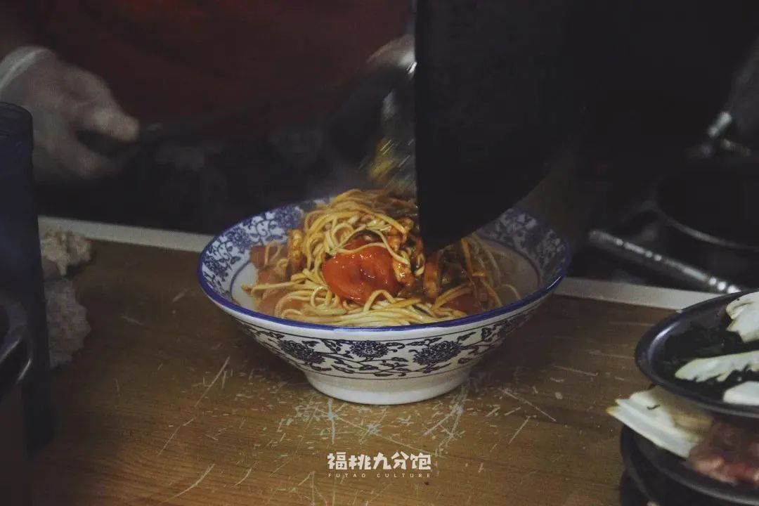 王宝强吃面道士下山,道士下山吃面图片