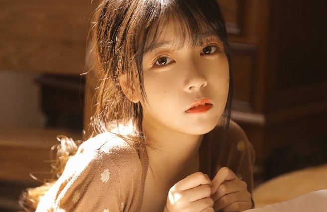 怎么和女生聊天比较有趣,怎么与长期不聊天的女孩子聊天