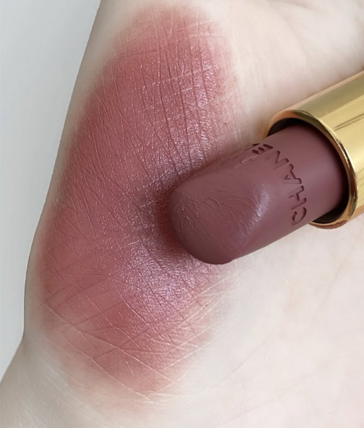 今年口红流行色号品牌,2018黄皮显白牌子口红