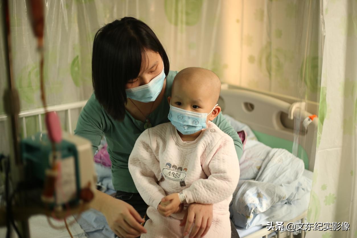 4岁小孩牙龈出血是什么原因,四岁孩子牙龈出血什么原因