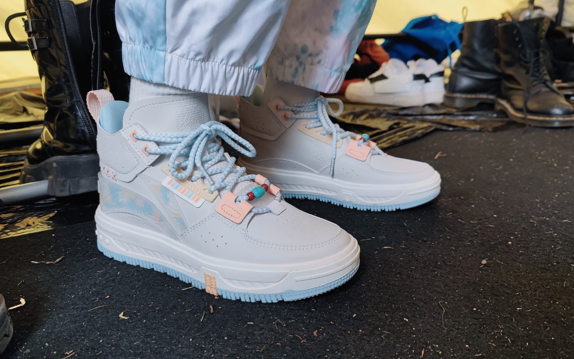 李宁鞋子时装周秀款,李宁走秀款鞋女鞋板鞋