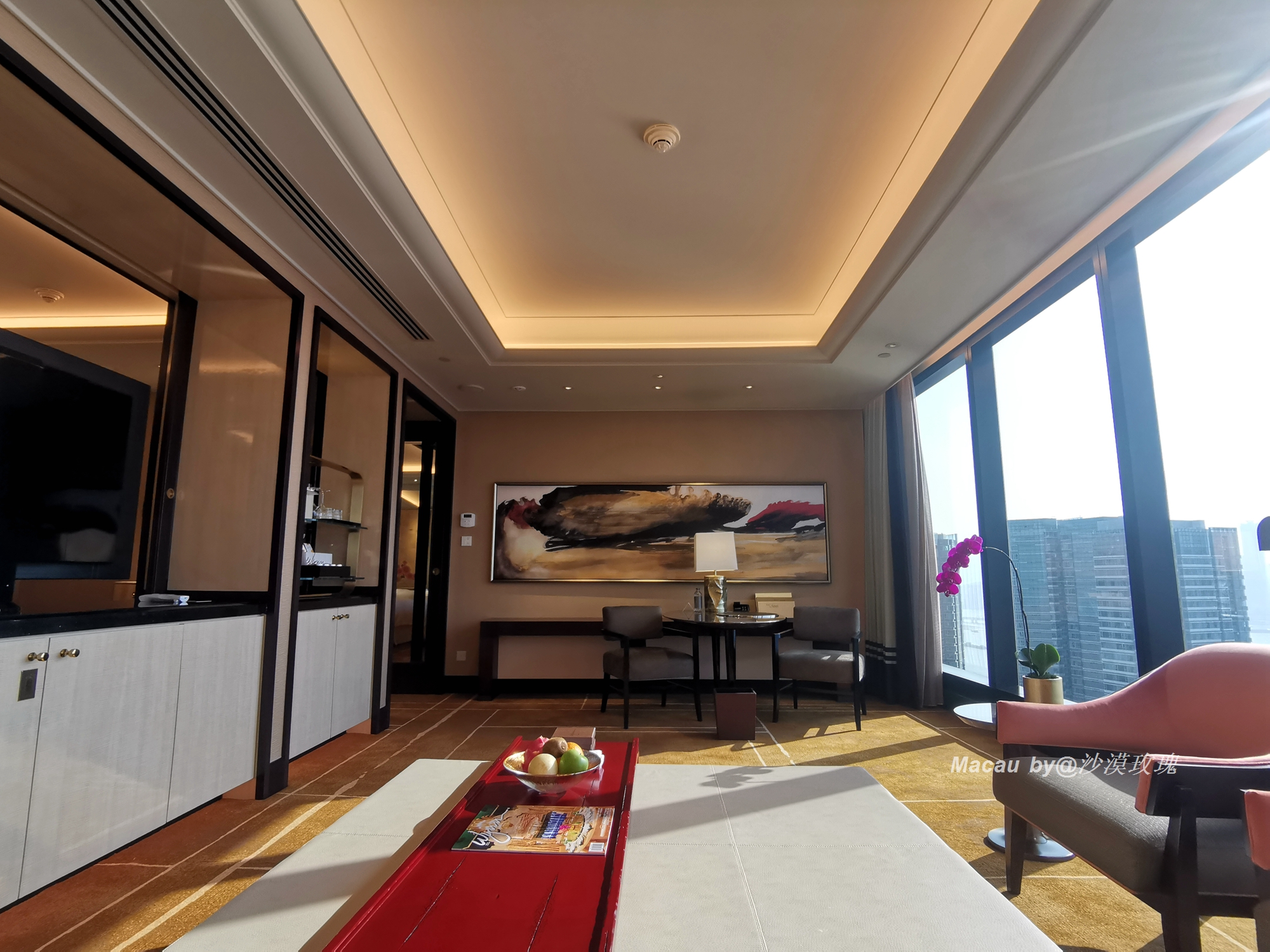 澳门葡京酒店豪华客房一晚多少钱,澳门的美高梅酒店住一晚要多少钱