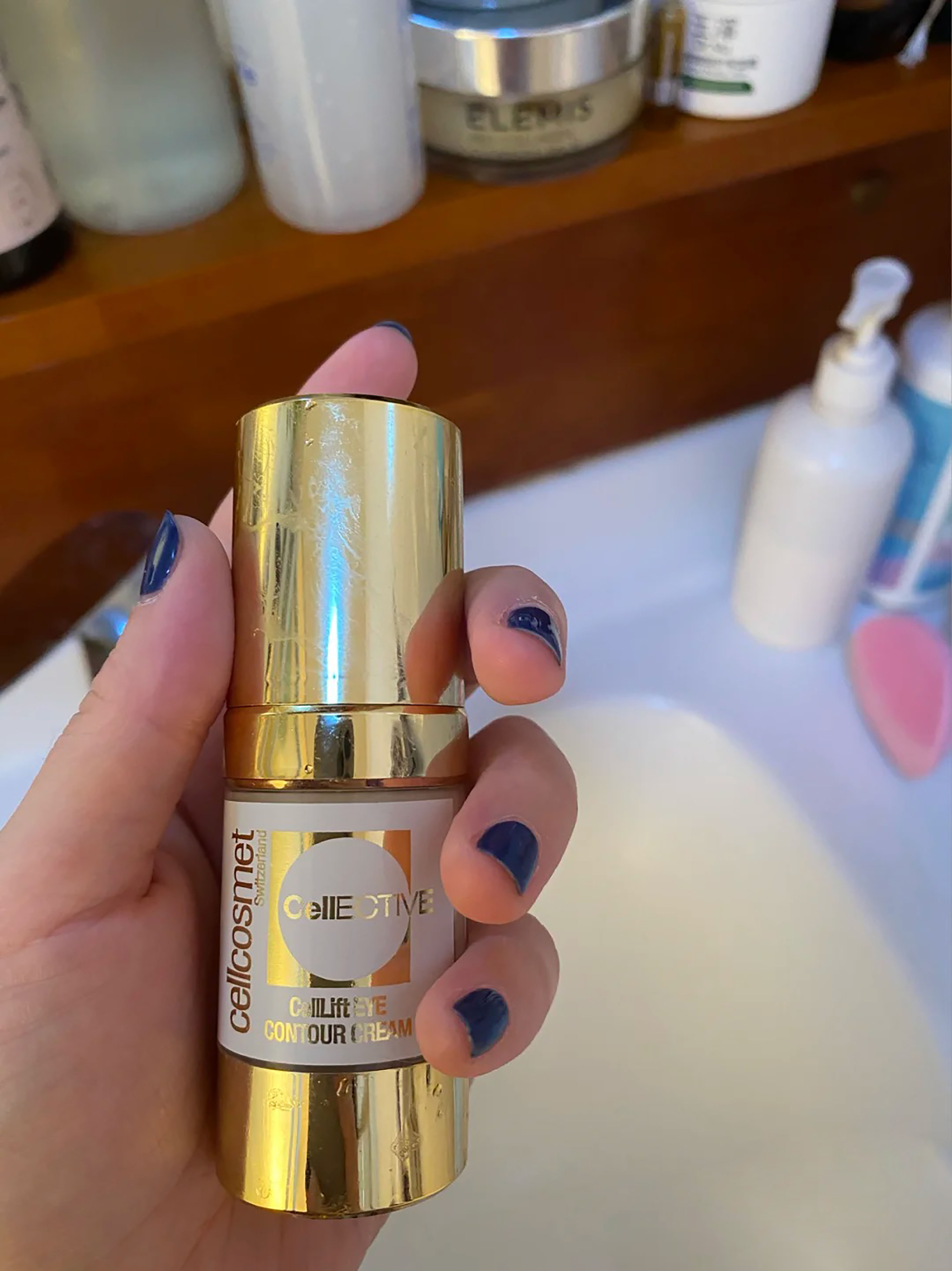 老款赫莲娜眼霜适合油皮还是干皮,赫莲娜眼霜特别搓泥怎么办