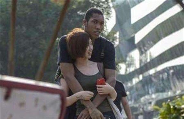 不用嘲笑“法国黑人队”，中国篮球的黑人其实已经出现了