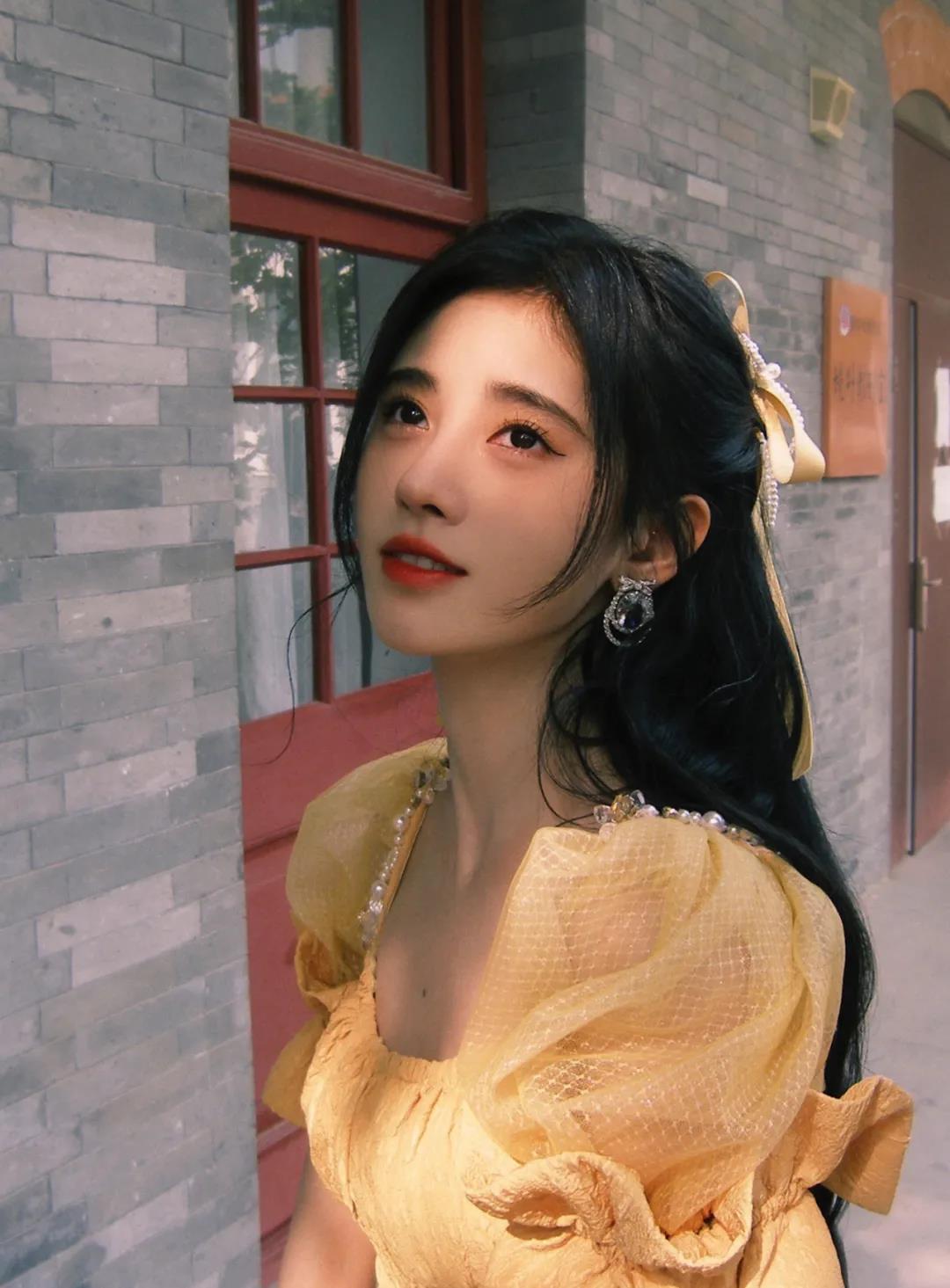 鞠婧祎氛围照,鞠婧祎满月之下演技