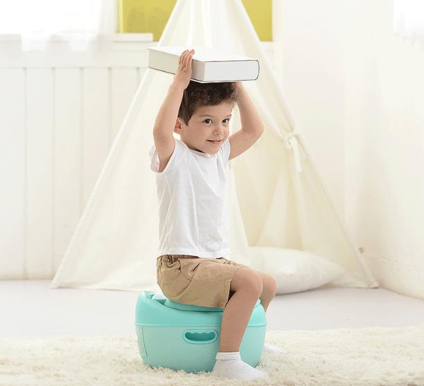 如厕训练导致宝宝焦虑,如厕训练宝宝不愿意坐马桶