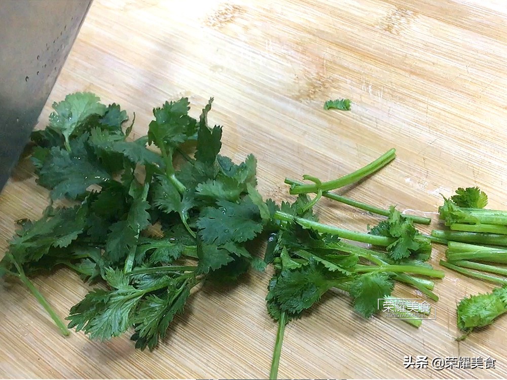 凉拌螺旋藻和海石花,深海螺旋藻凉拌怎么做