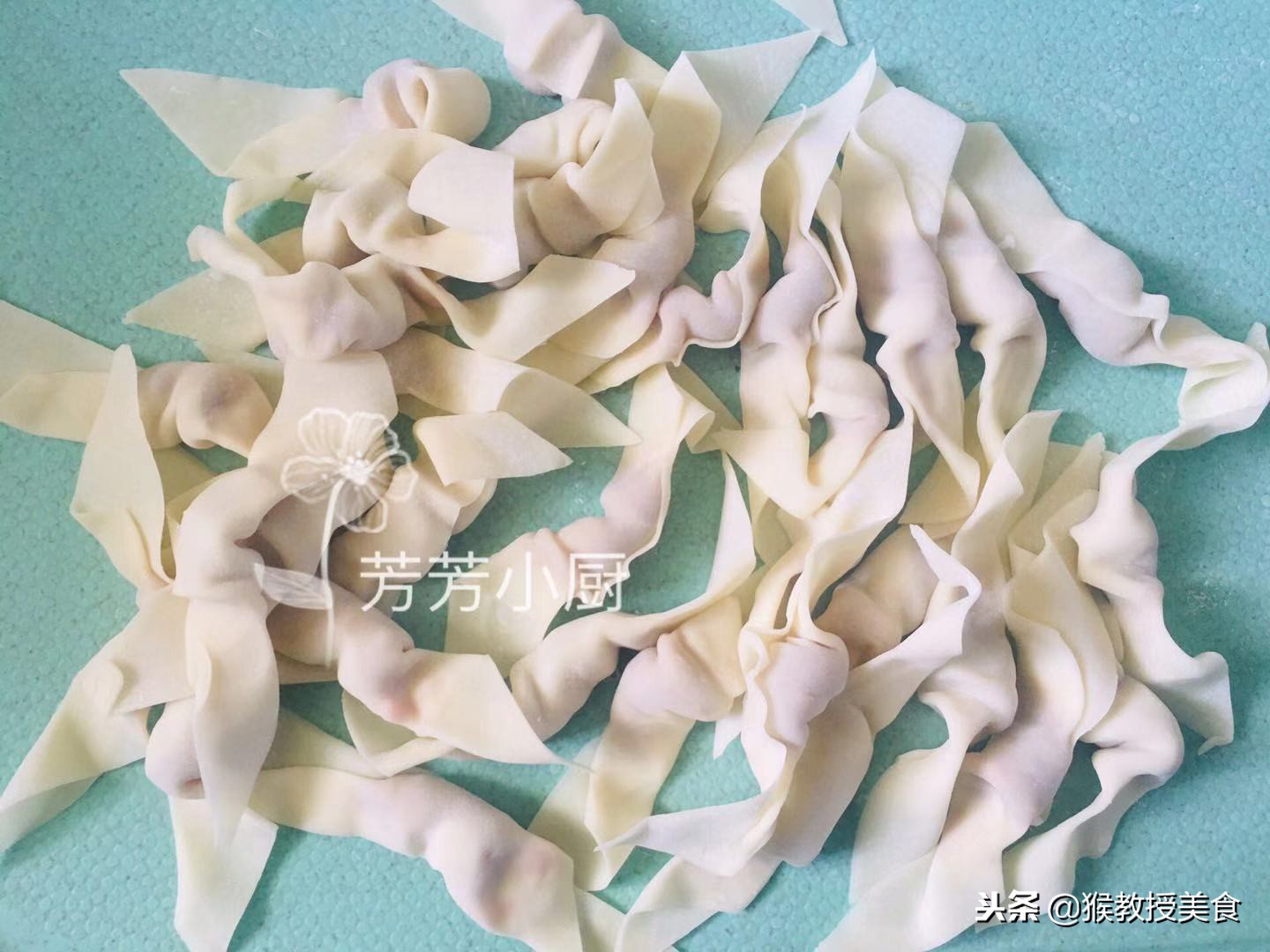 家庭版自制虾肉馄饨,好迷你很好吃,周末做点这一周的早餐都有了