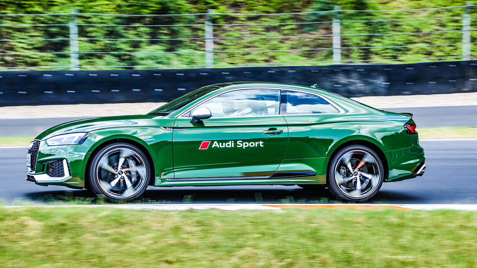 奥迪≠推头王！四驱或许真的挺香