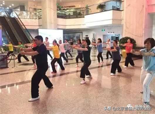 正确的松腰骨姿势,松腰小窍门