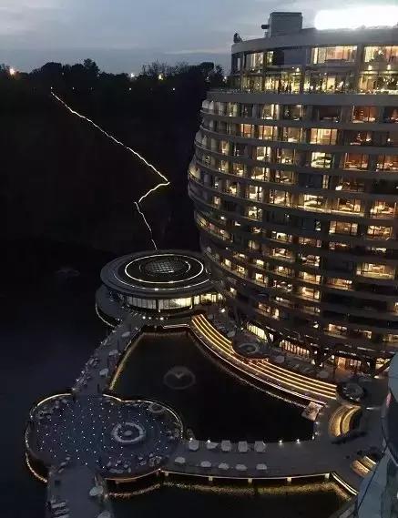 深坑酒店上海建设过程,上海深坑酒店建在哪里