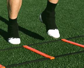 足球篮球技巧训练,篮球绕杆和足球绕杆训练方法