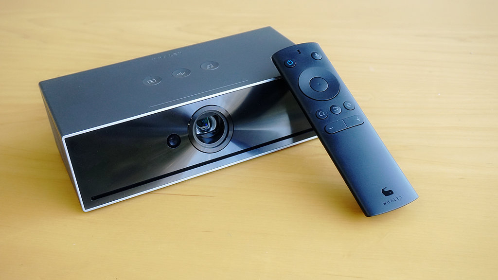 客厅用投影仪代替电视机好不好,客厅电视机和投影仪