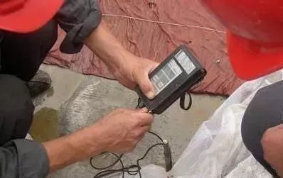 冬季混凝土浇筑完成多久开始养护,冬季混凝土浇筑多久后可以回填土