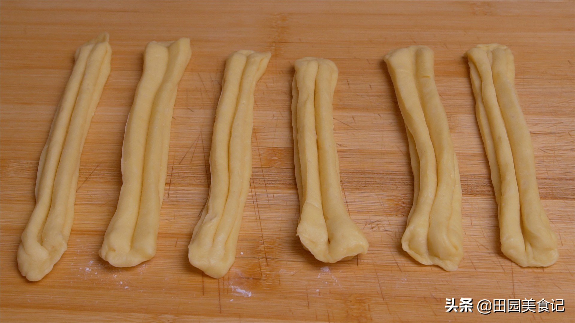 在家就能炸出蓬松酥脆的油条,油条怎么做到蓬松酥脆健康