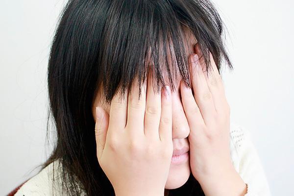 女生为什么唇周会突然长出小胡子,女生唇边有小胡子怎么办