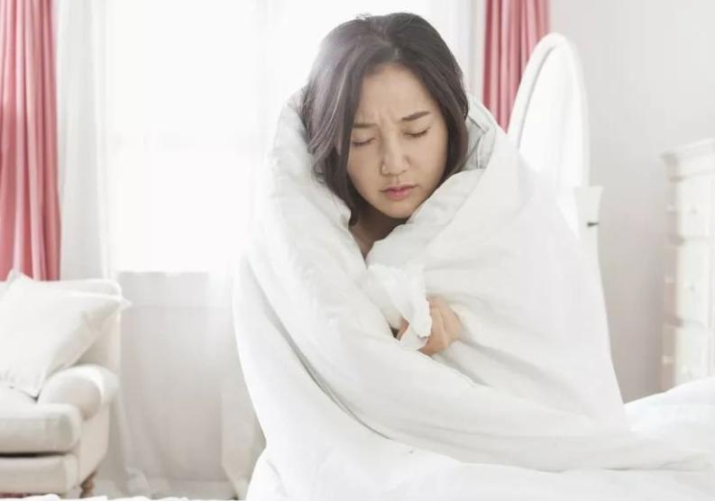 经常涂口红后果图片,经常涂口红有点发黑