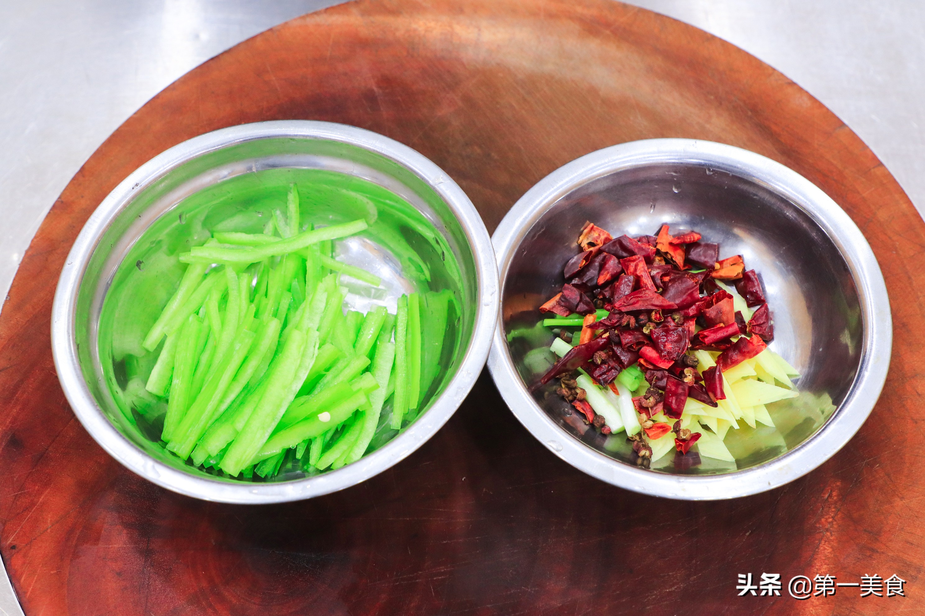 中国航天员的饮食vs外国人伙食,航天员的一日三餐是怎么安排的