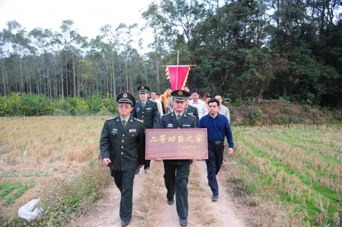 喜报我县两名现役军人荣获三等功,南陵县三等功现役军人送喜报