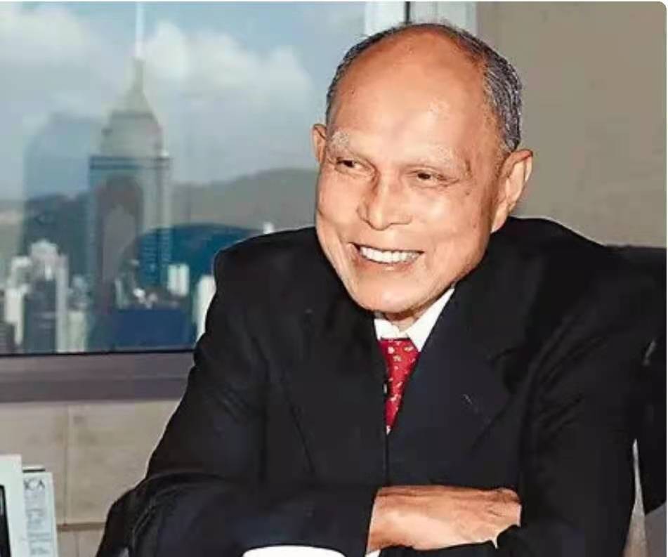 霍英东顶风“*私走**”，周恩来赞他患难之交，何鸿燊称其“不要命”