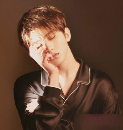 男生韩式卷发发型图片,最流行男士染发造型