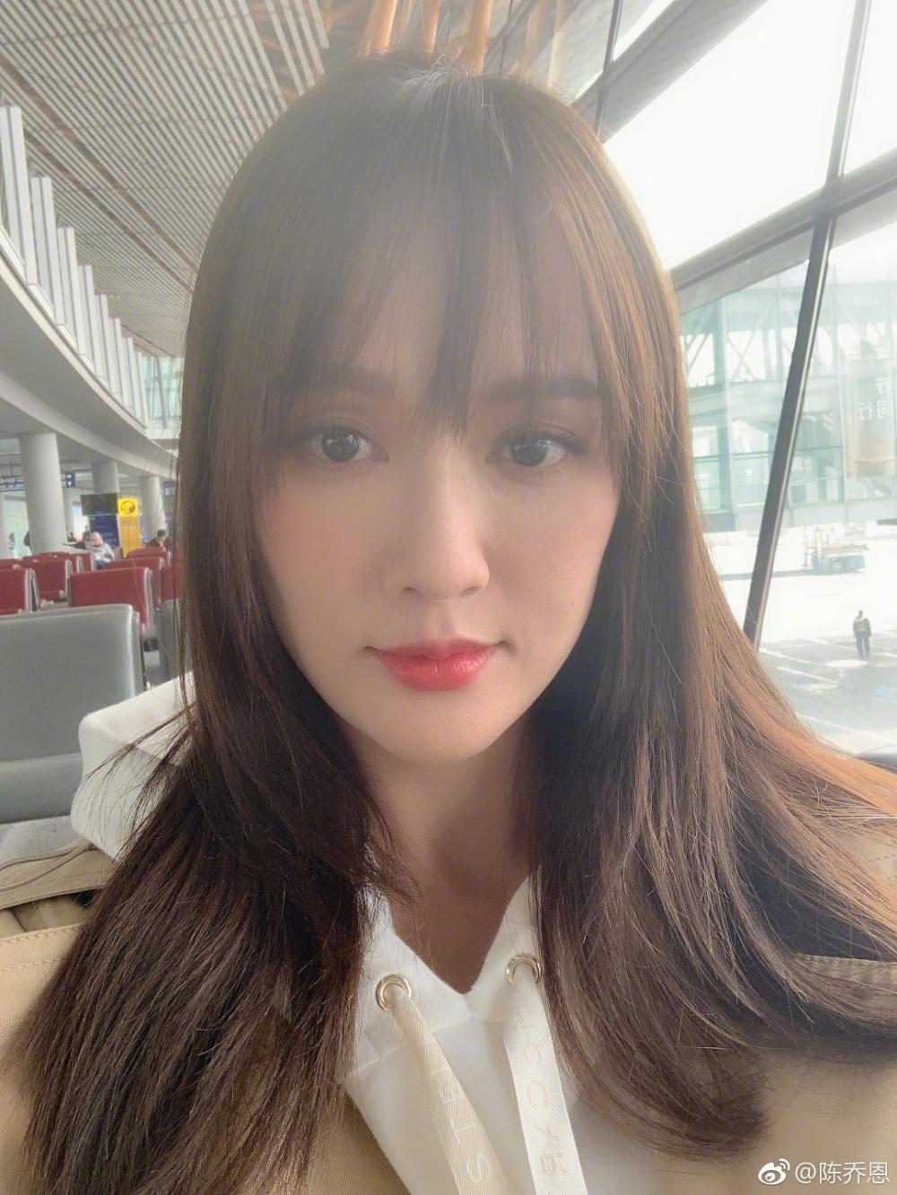 陈乔恩晒旧照感慨狂吃不胖,陈乔恩晒美照少女感十足