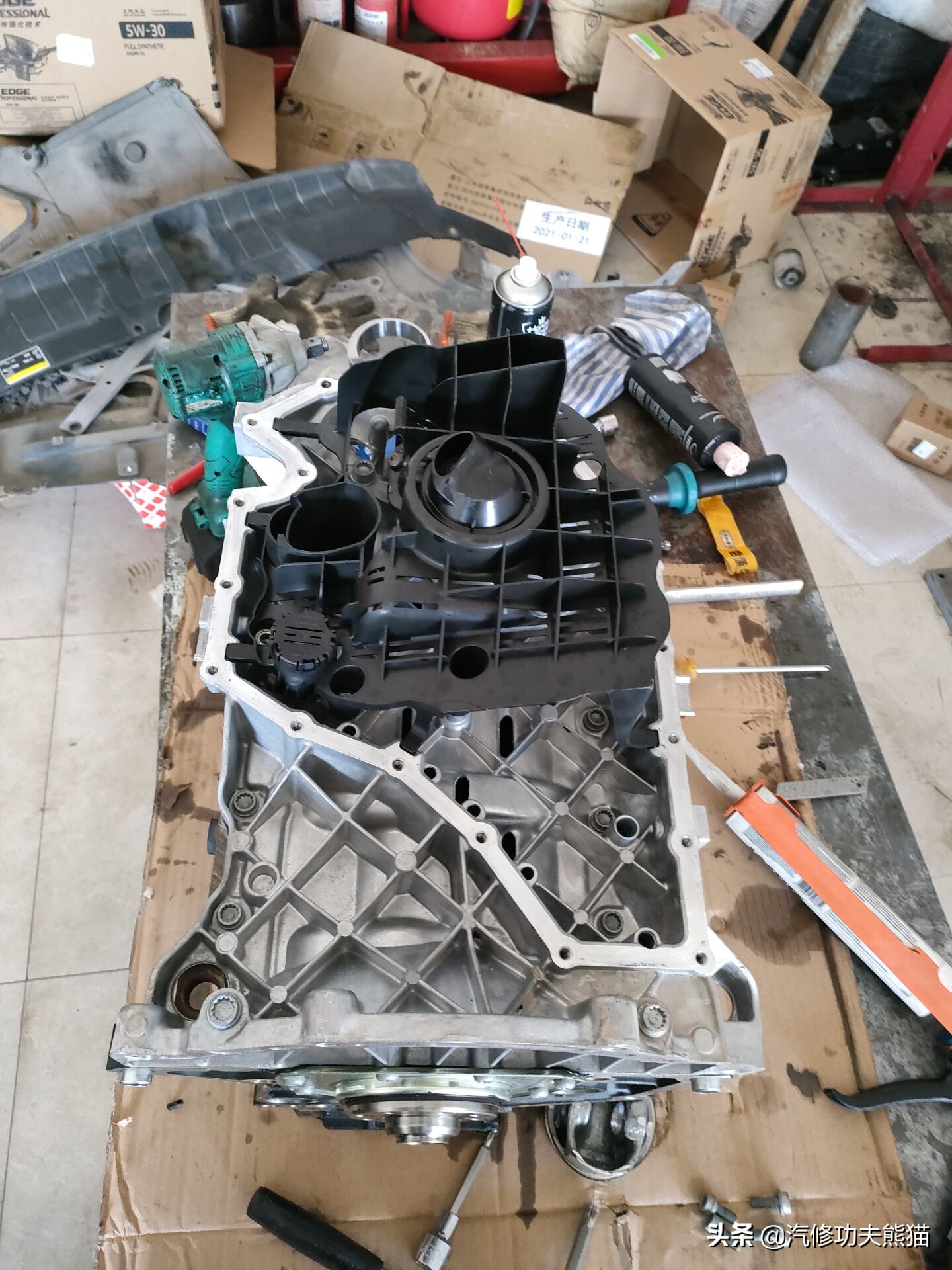 2011款奥迪q5烧机油怎么彻底解决,奥迪q5三代ea888发动机烧机油原因