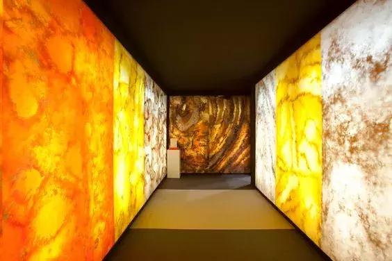 每日课堂|苹果零售店，超薄“透光石”如何成为黑科技玩法？